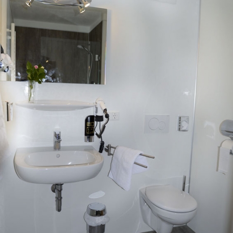 neueshotel_Bad_1_900