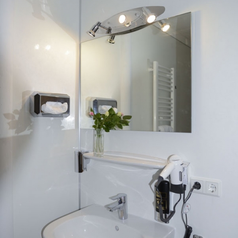 neueshotel_Bad_3_900